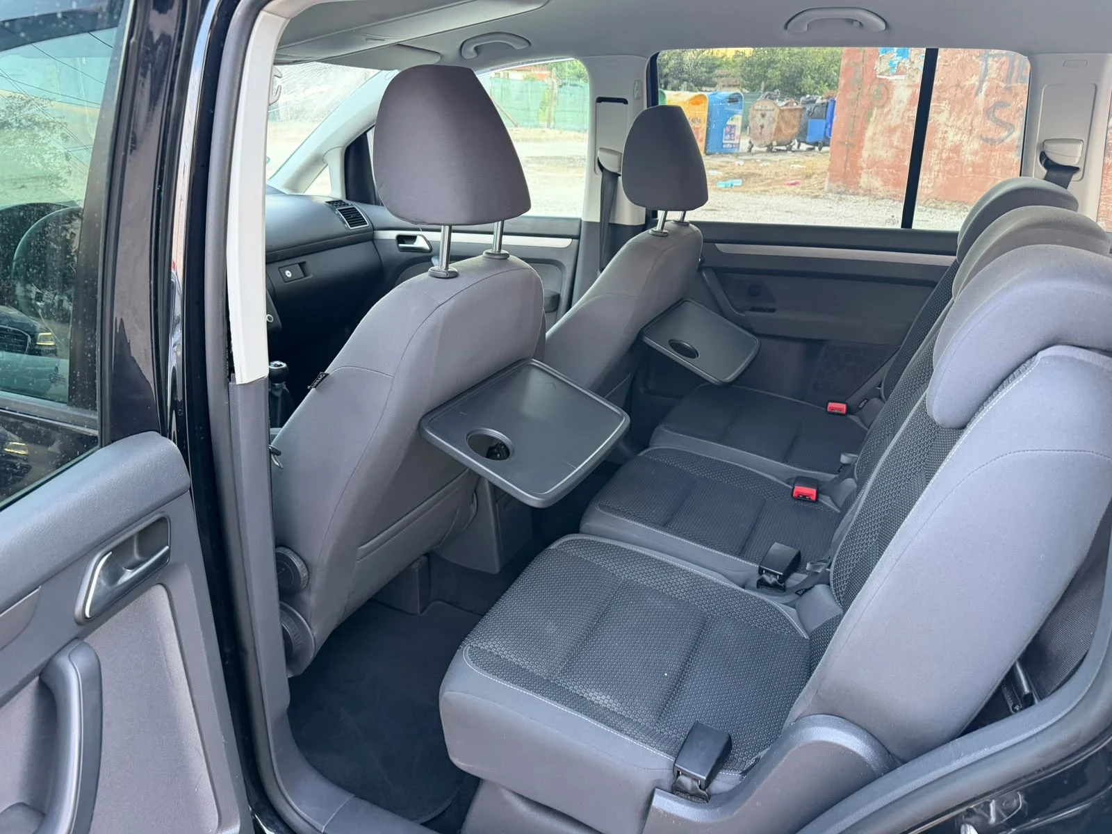 VW Touran, снимка 9 - Автомобили и джипове - 56106276