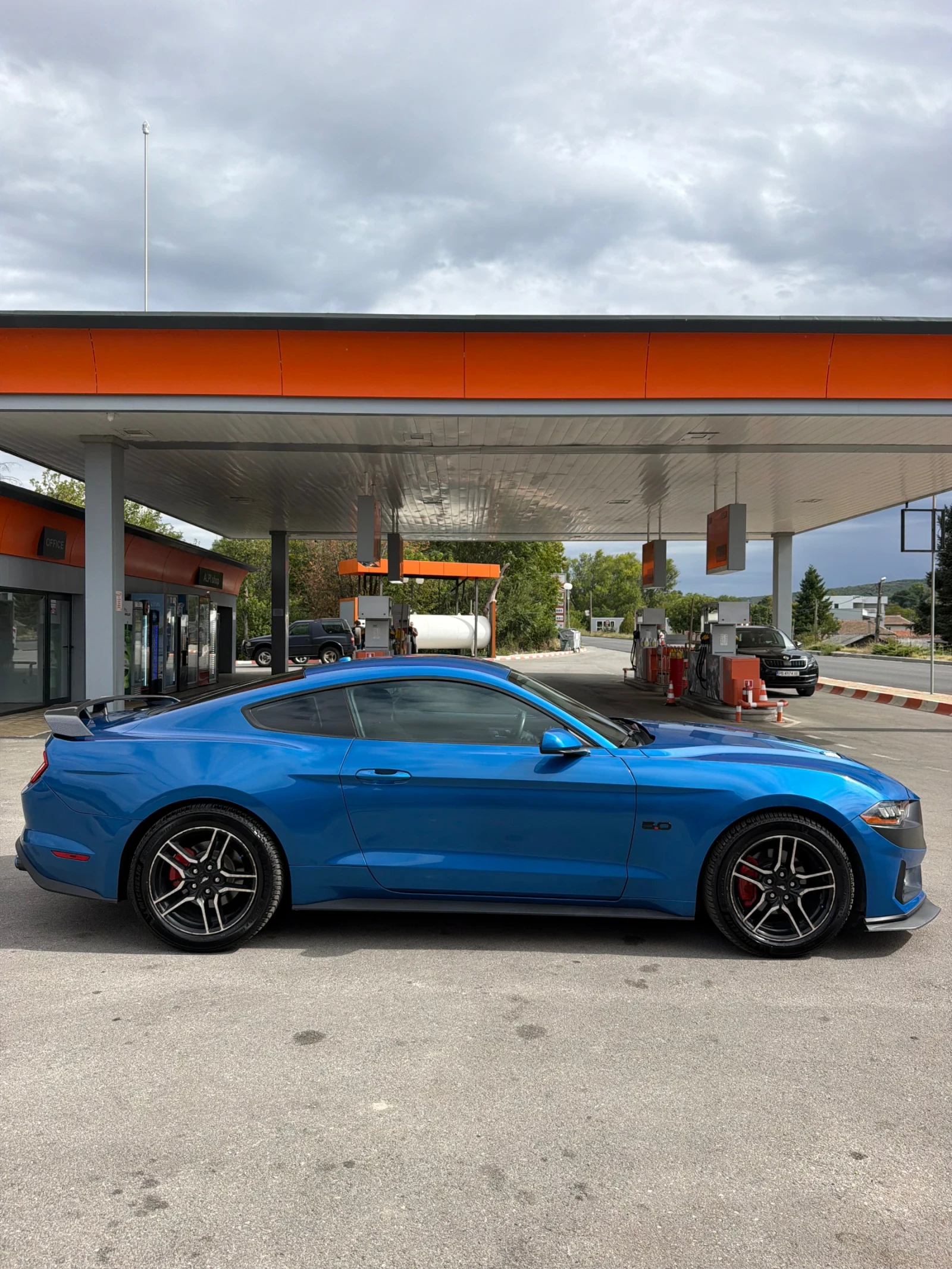 Ford Mustang 2.3 ecoboost Dark Horse Style, снимка 7 - Автомобили и джипове - 56196449