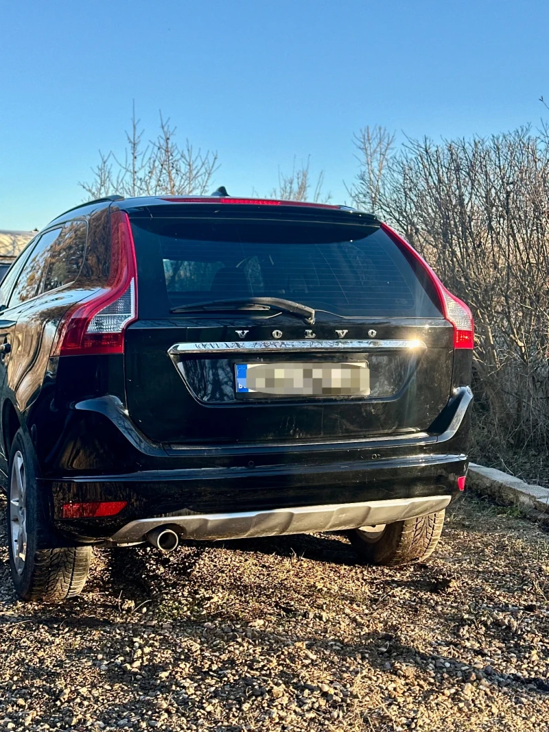 Volvo XC60 D4 Facelift , снимка 4 - Автомобили и джипове - 48825552