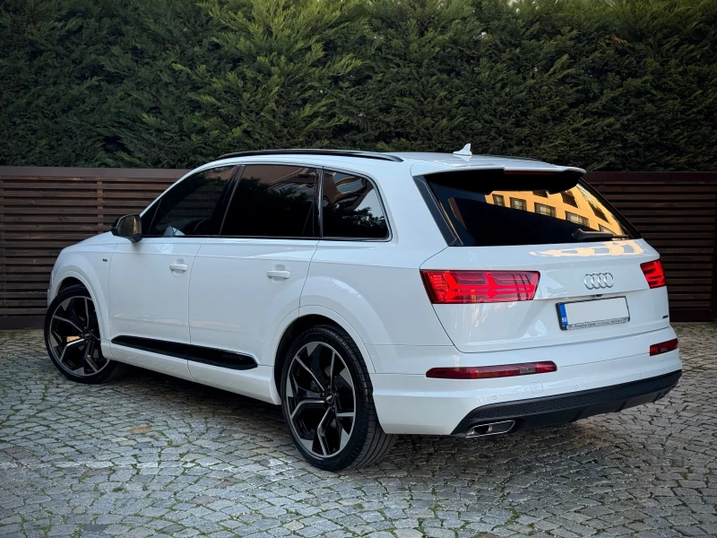 Audi Q7 3.0TDi* Digital Cockpit* 3xS-line* 3xTV* Panorama*, снимка 3 - Автомобили и джипове - 52930779