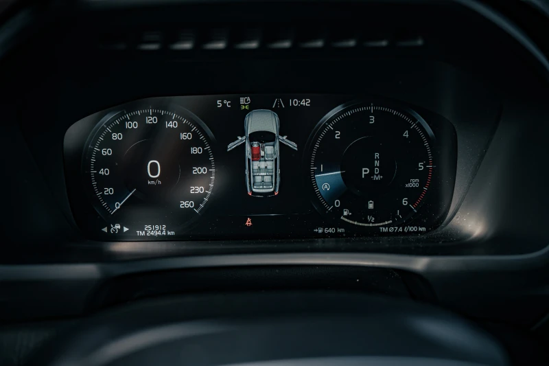 Volvo Xc90 2.0 Inscription, снимка 15 - Автомобили и джипове - 53125836