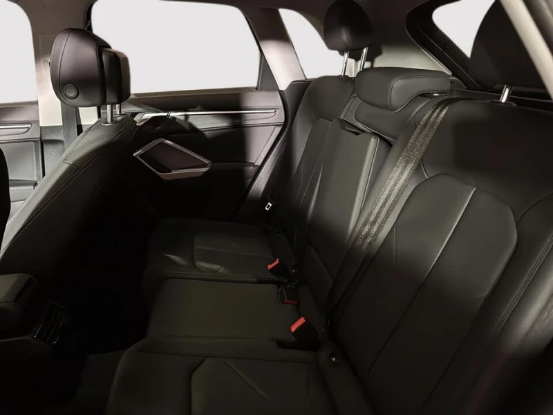 Audi Q3 quattro Progressiv* АвтоКредит* (ЦЕНА ДО БГ), снимка 12 - Автомобили и джипове - 53262380