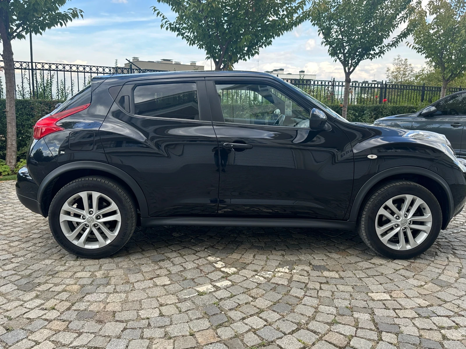 Nissan Juke 1.6 tekna 4x4 AUTOMATIC 190ps SWISS - изображение 4