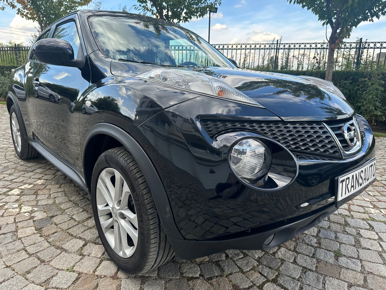 Nissan Juke 1.6 tekna 4x4 AUTOMATIC 190ps SWISS - изображение 3