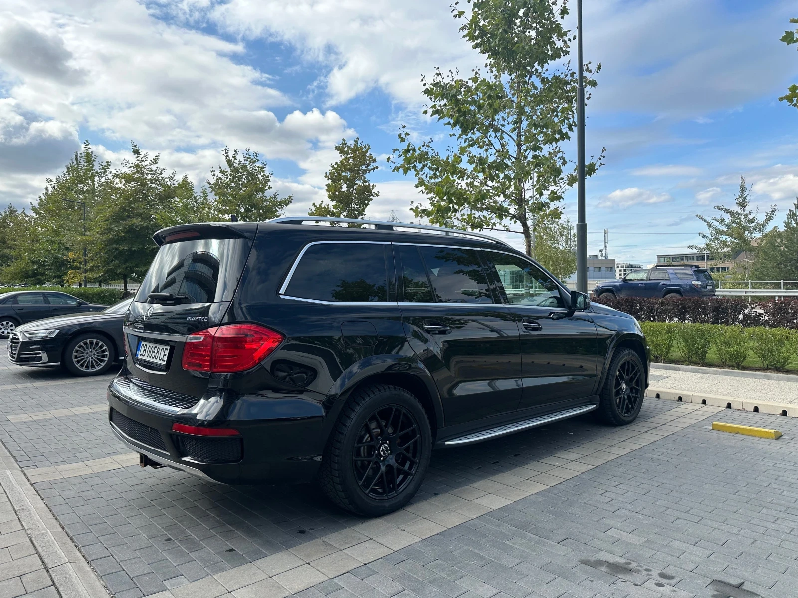 Mercedes-Benz GL 350 AMG Pack / H&K / Soft Close - изображение 2