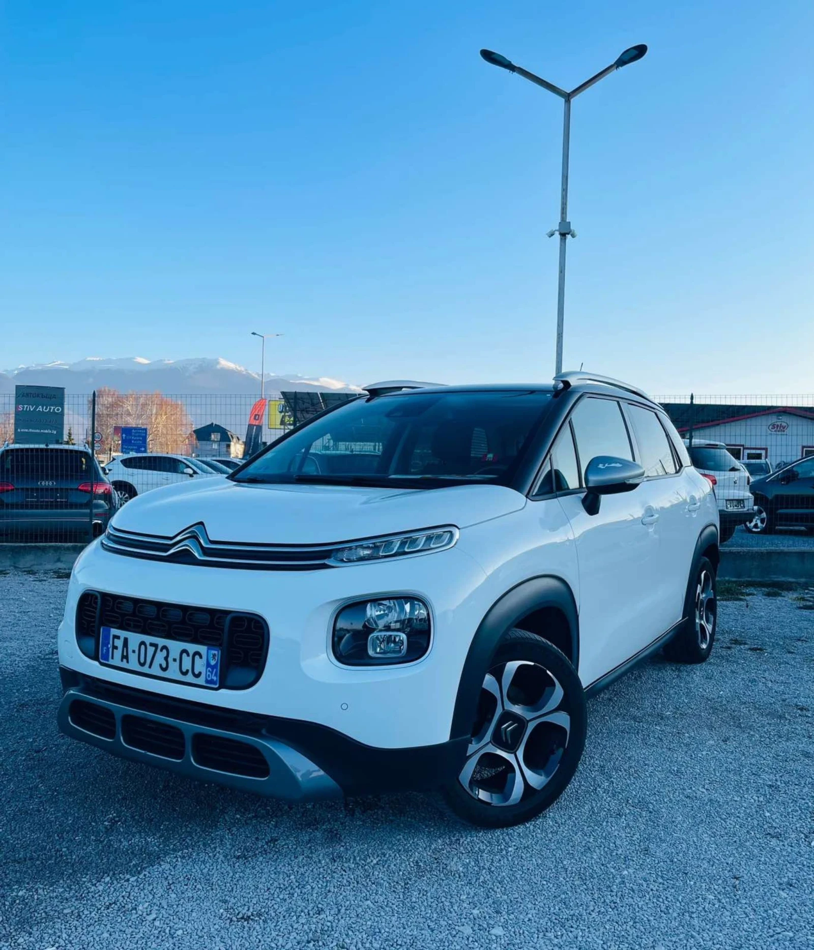 Citroen C3 Aircross 1.2 PureTech * Кожа* Камера 360* Сервизна книжка* 
