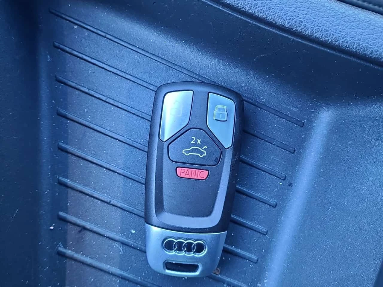 Audi Q7 PROGRESSIV * 360 KAMEPИ* ПАНОРАМА* CARFAX *  - изображение 9