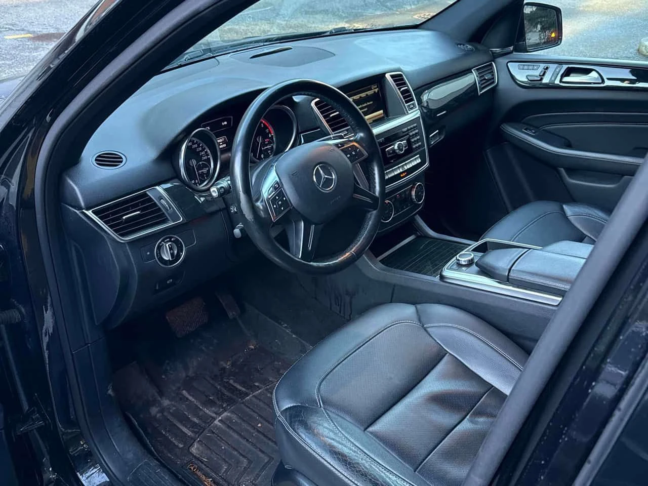 Mercedes-Benz ML 350  BlueTEC /HARMAN KARDON / 360 , снимка 5 - Автомобили и джипове - 54001019