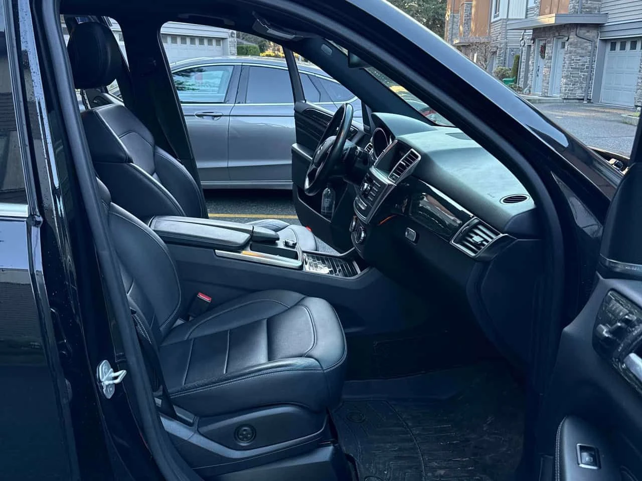 Mercedes-Benz ML 350  BlueTEC /HARMAN KARDON / 360 , снимка 12 - Автомобили и джипове - 54001019