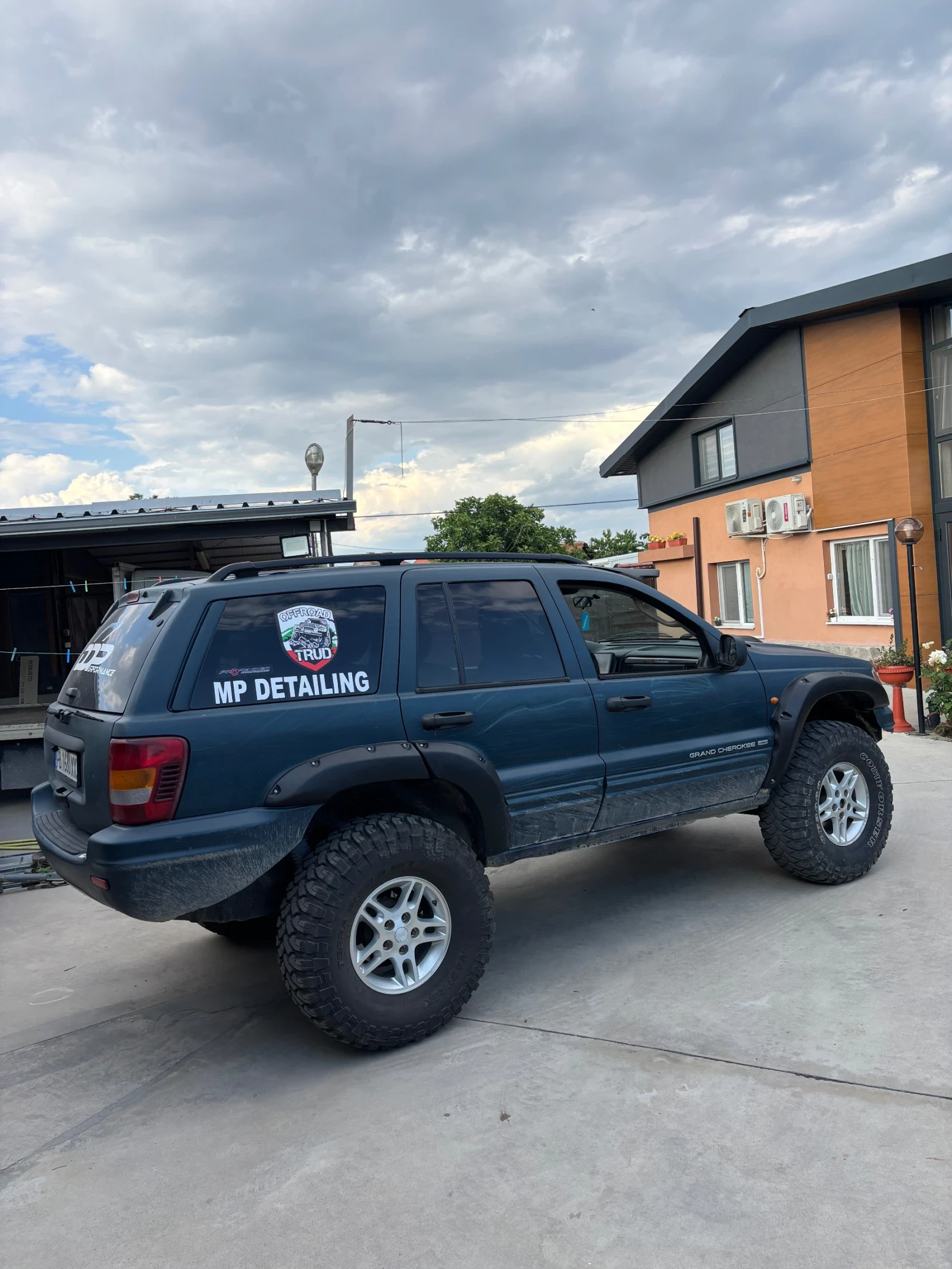 Jeep Grand cherokee !ЛИЗИНГ до края на месеца 8900 Evro, снимка 11 - Автомобили и джипове - 54115932