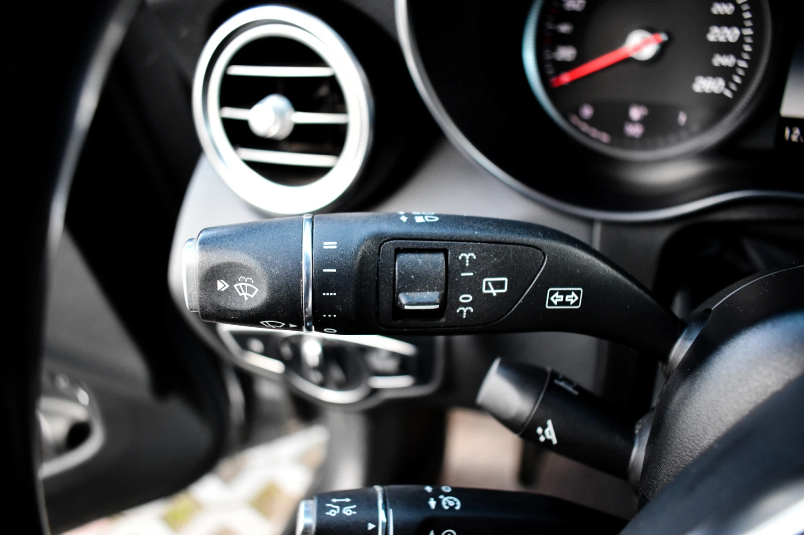 Mercedes-Benz GLC 350 AIRMATIC+ Distronic plus+ OFFROAD+ 4 Matic, снимка 9 - Автомобили и джипове - 54196703