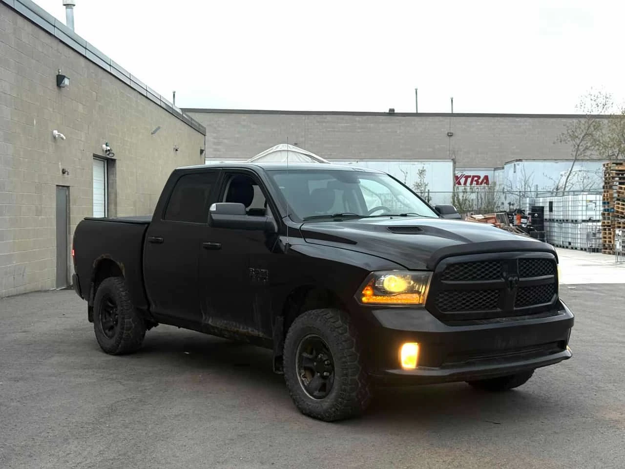 Dodge RAM 1500 * Sport * CARFAX * 5.7 HEMI, снимка 3 - Автомобили и джипове - 54380358