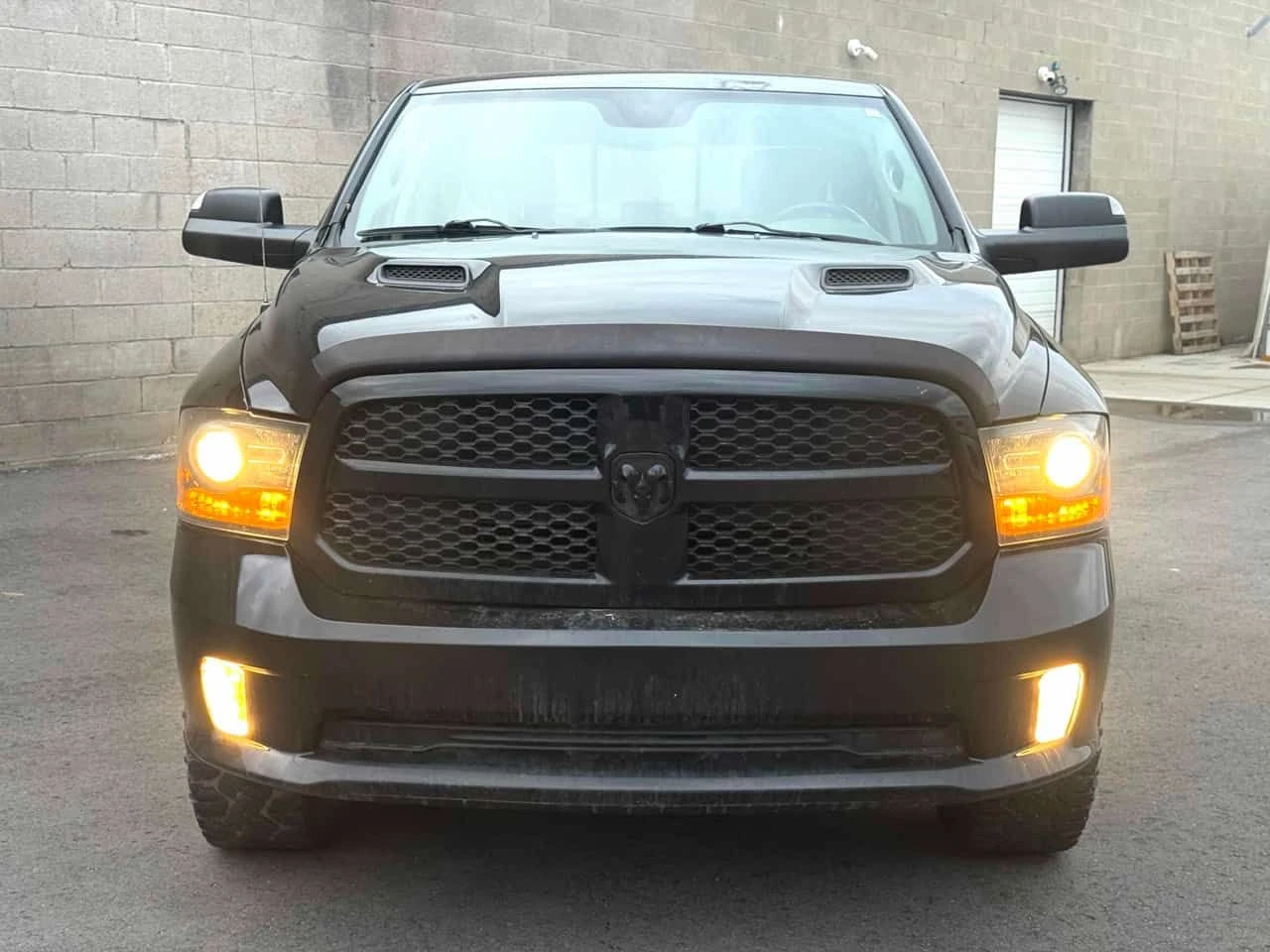 Dodge RAM 1500 * Sport * CARFAX * 5.7 HEMI, снимка 6 - Автомобили и джипове - 54380358