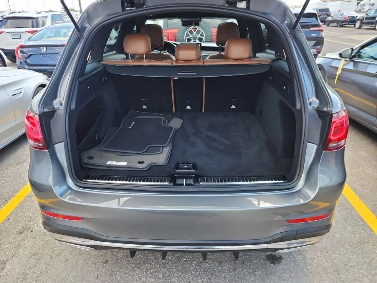 Mercedes-Benz GLC 300 * CARFAX * ОПЦИЯ ЗА ФИНАНСИРАНЕ, снимка 14 - Автомобили и джипове - 55547263