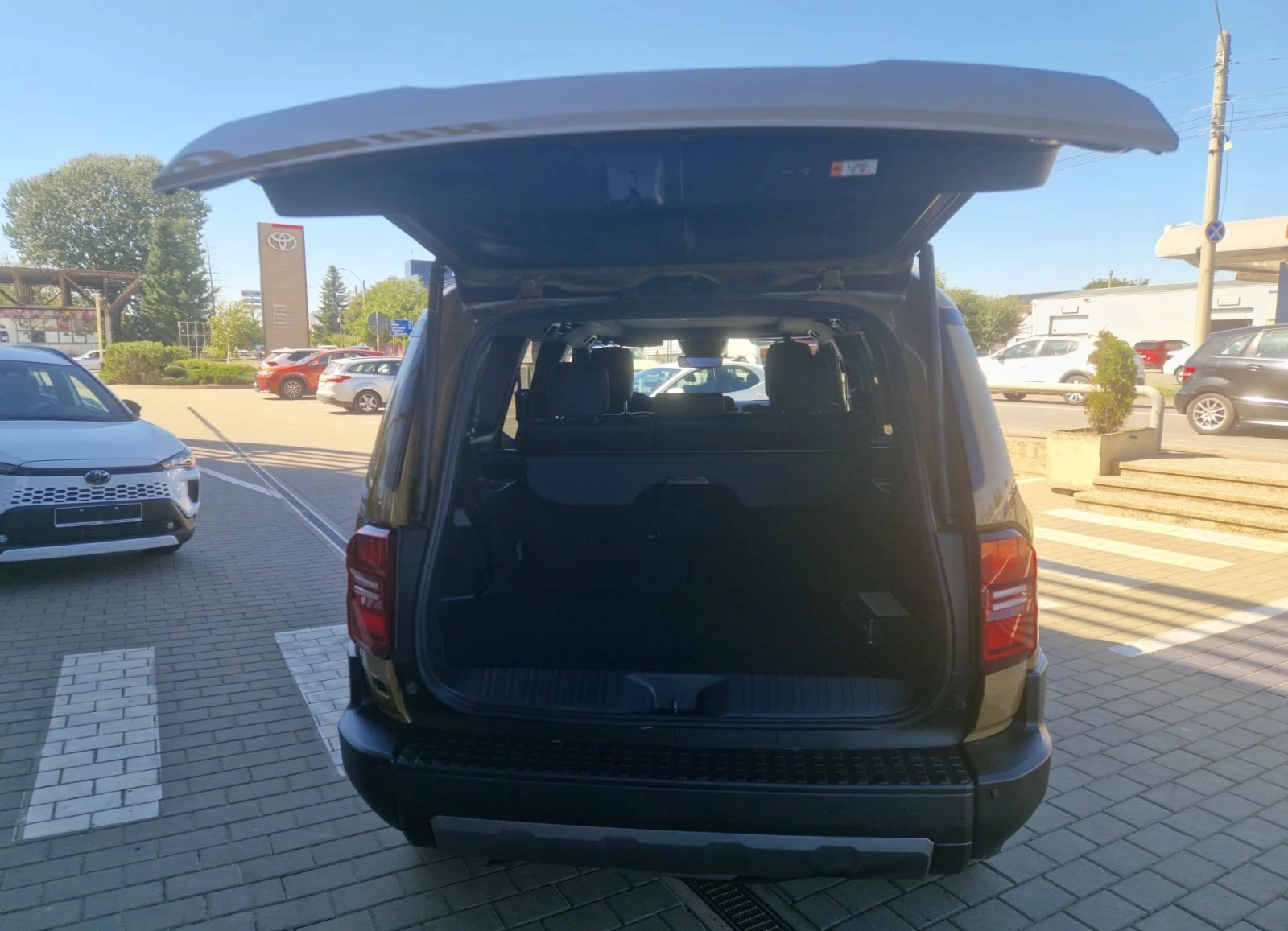 Toyota Land cruiser 2.8l D-4D 7 seats Luxury AVS | Mobile.bg � ����������� 13