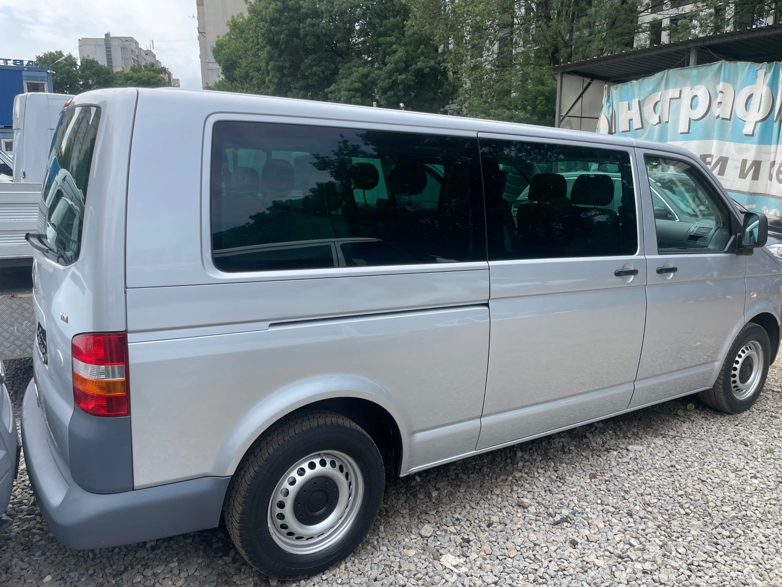 VW Transporter T5 - 2.5 TDi - изображение 3