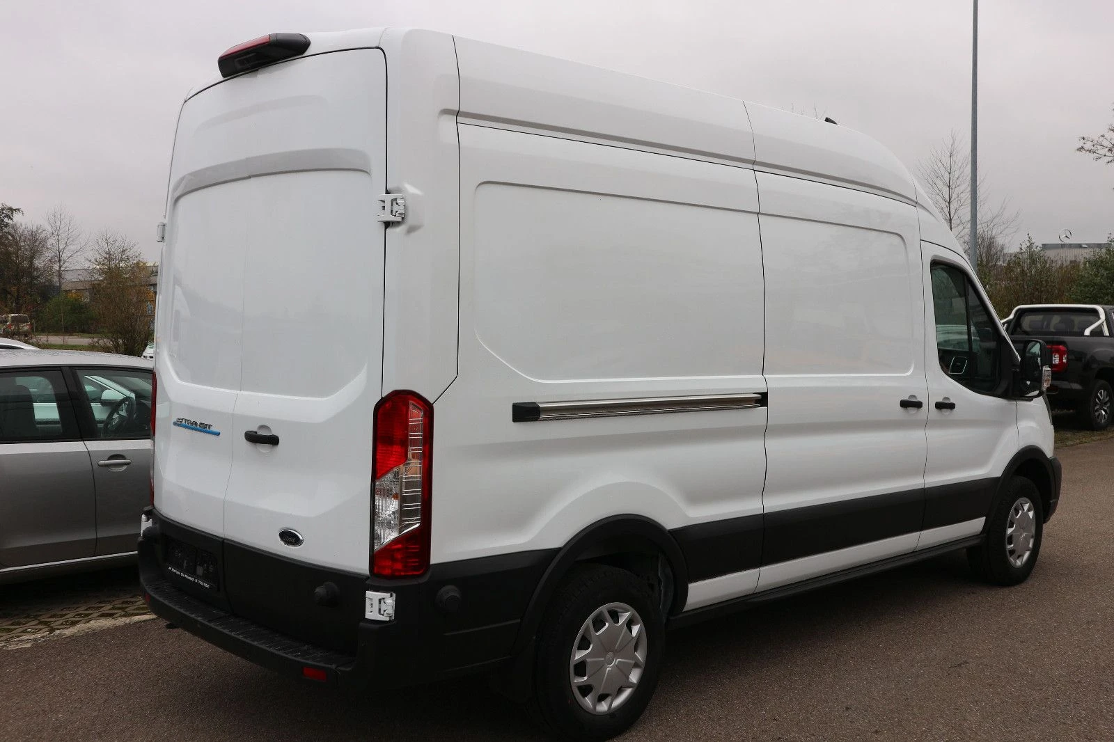 Ford Transit E 350  L3H3  - изображение 3