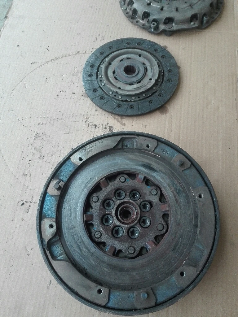 Маховик бмв е90 320д