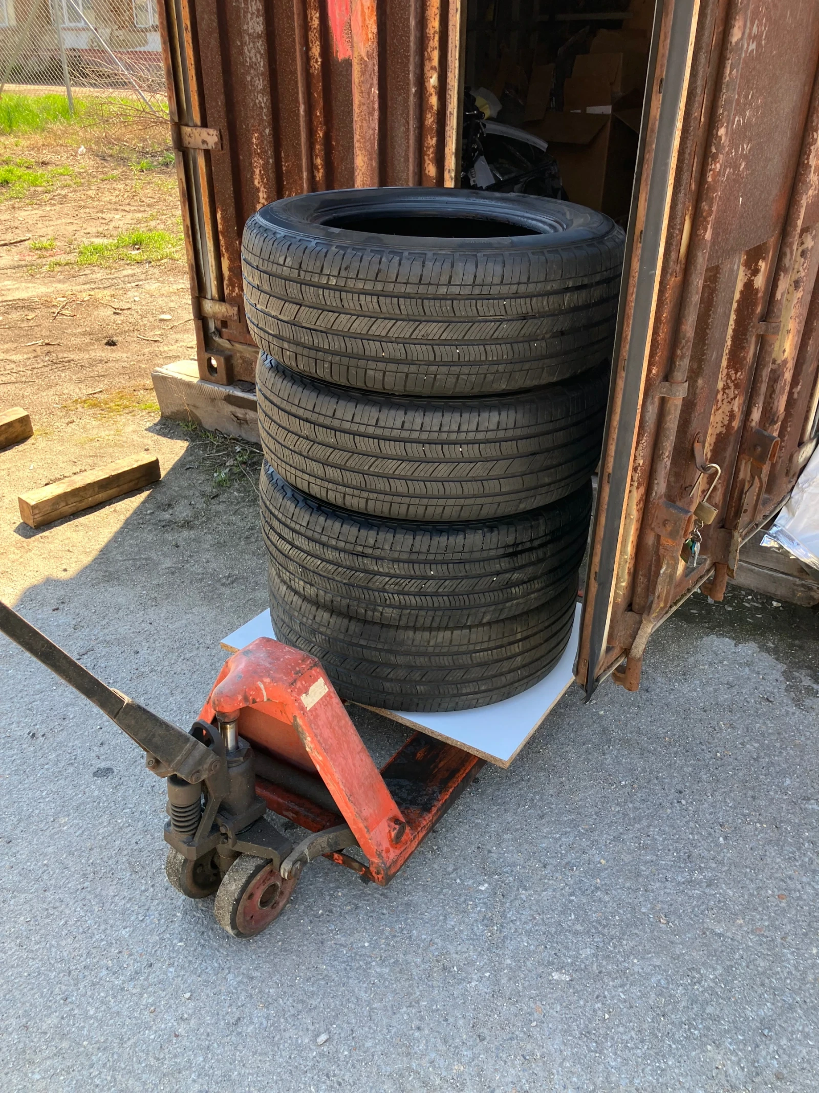 Гуми Летни 165/60R18, снимка 4 - Гуми и джанти - 54123903