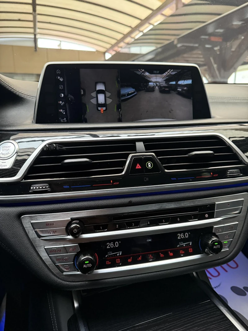 BMW 750 iL/Harman Kardon/RSE/Pano/HuD/Carbon Core, снимка 14 - Автомобили и джипове - 48330603