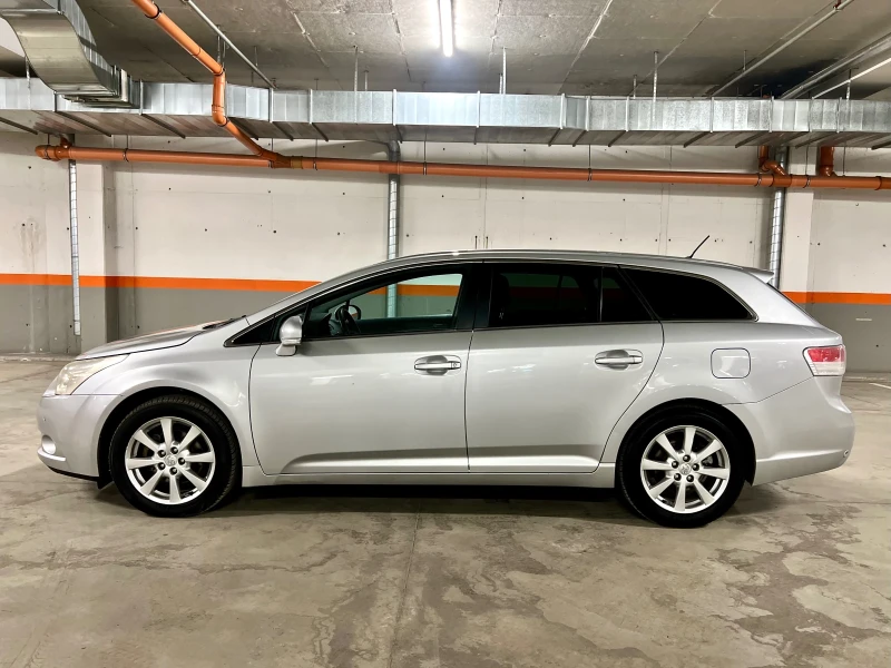 Toyota Avensis 2.0d4d-лизинг през Уникредит , снимка 4 - Автомобили и джипове - 48948468