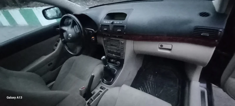 Toyota Avensis, снимка 10 - Автомобили и джипове - 49300041