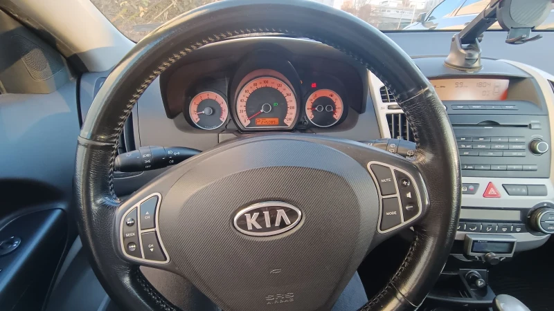 Kia Ceed 1.6, снимка 11 - Автомобили и джипове - 49592193