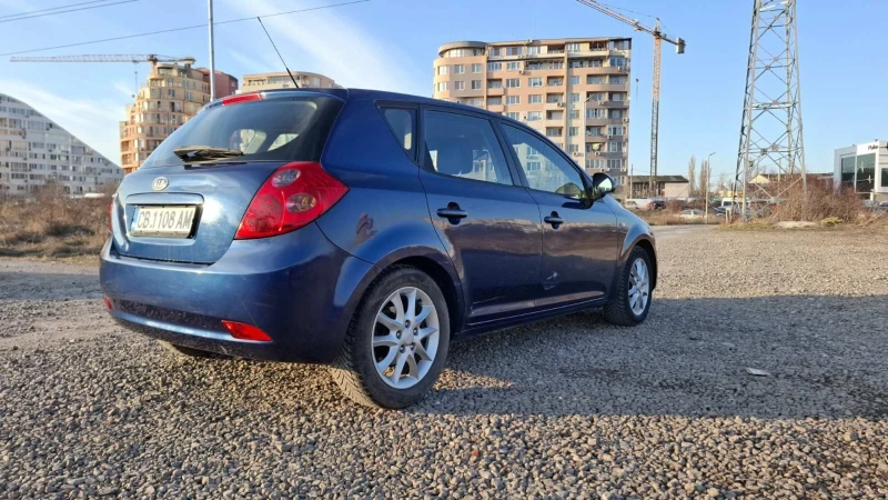 Kia Ceed 1.6, снимка 4 - Автомобили и джипове - 49592193