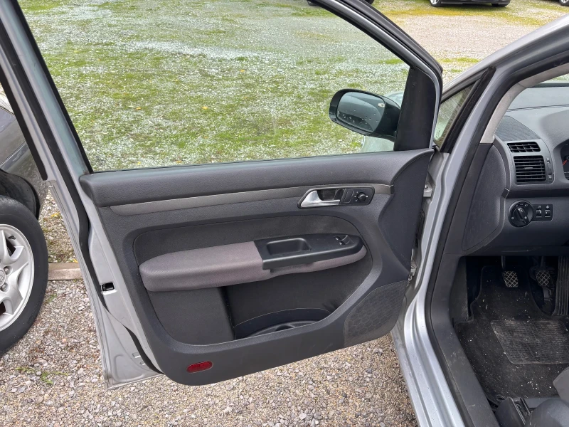 VW Touran 1.9tdi 6+ 1, снимка 8 - Автомобили и джипове - 52195254