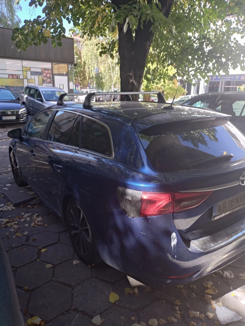 Toyota Avensis 1.8 VVTI, снимка 4 - Автомобили и джипове - 51968972