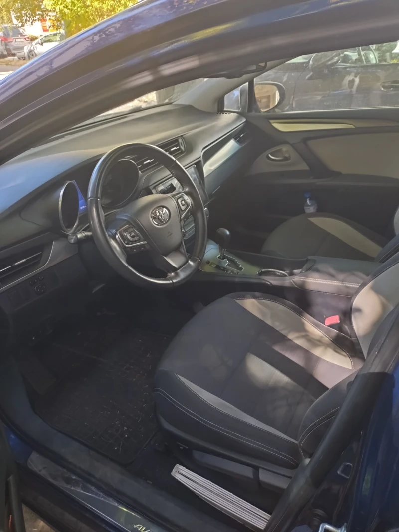 Toyota Avensis 1.8 VVTI, снимка 8 - Автомобили и джипове - 51968972