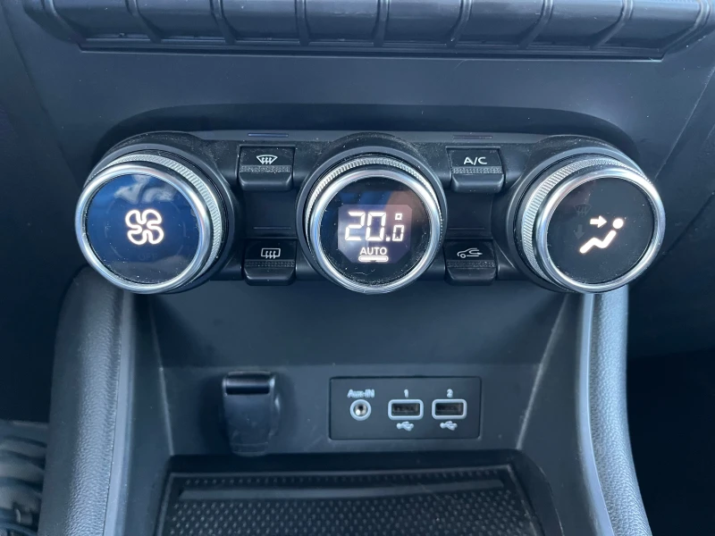 Renault Captur E-tech Hybrid 1.6, снимка 14 - Автомобили и джипове - 52170691