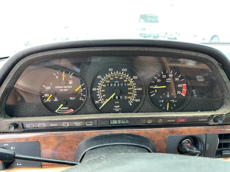 Mercedes-Benz 560 SEL, снимка 6 - Автомобили и джипове - 52584434