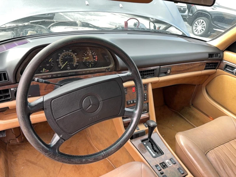 Mercedes-Benz 560 SEL, снимка 5 - Автомобили и джипове - 52584434