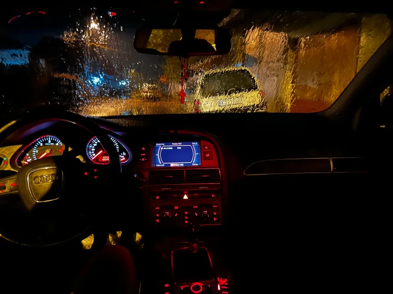 Audi A6, снимка 7 - Автомобили и джипове - 52592345