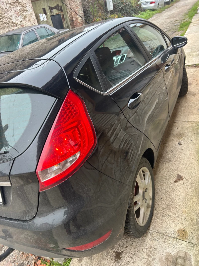 Ford Fiesta 1.6 ДИЗЕЛ, снимка 11 - Автомобили и джипове - 52624397