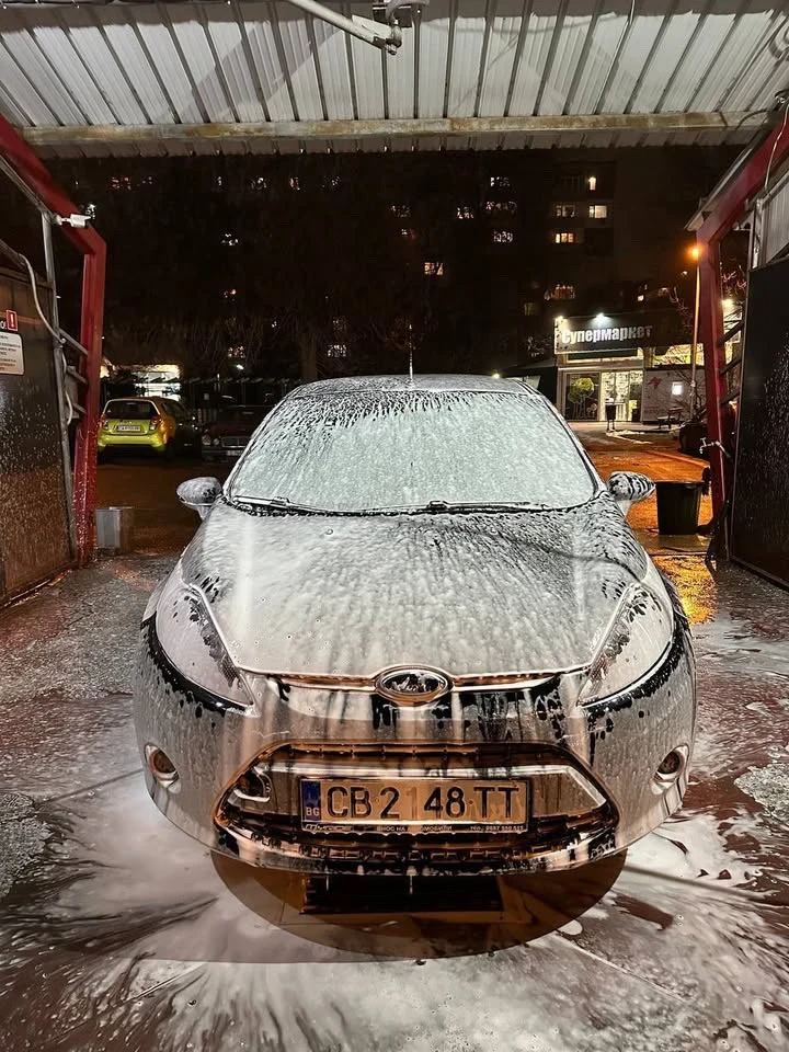 Ford Fiesta 1.6 ДИЗЕЛ, снимка 3 - Автомобили и джипове - 52624397