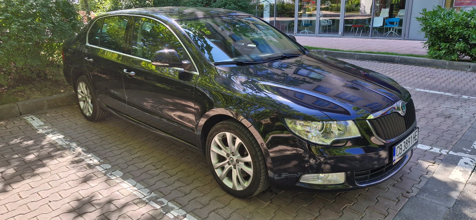 Skoda Superb 2.0TDI DSG - изображение 2