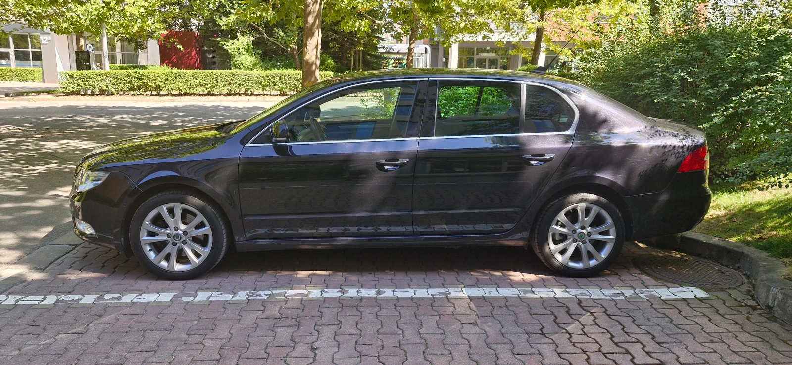 Skoda Superb 2.0TDI DSG - изображение 5