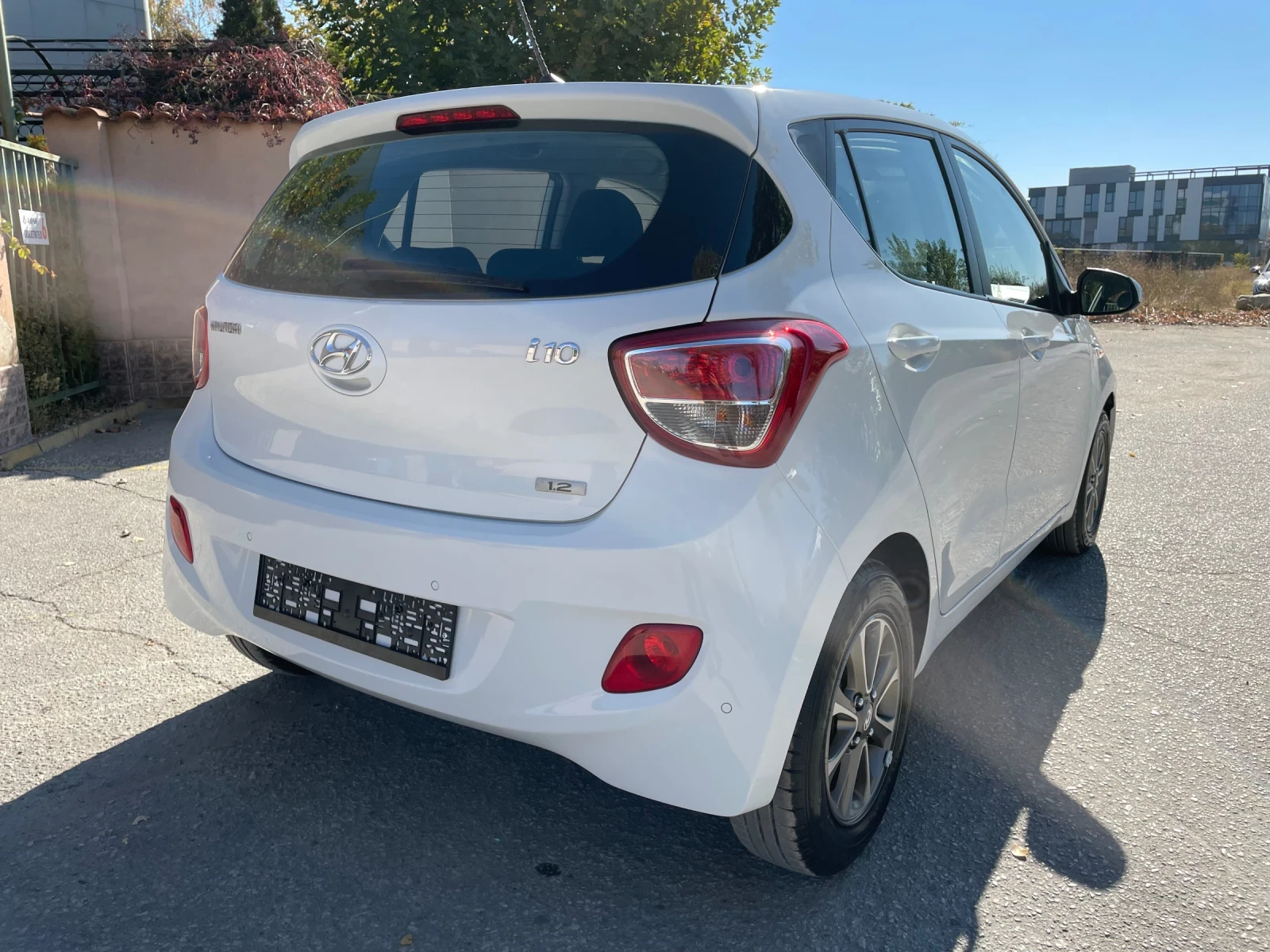 Hyundai I10 1.25 АВТОМАТ - изображение 5