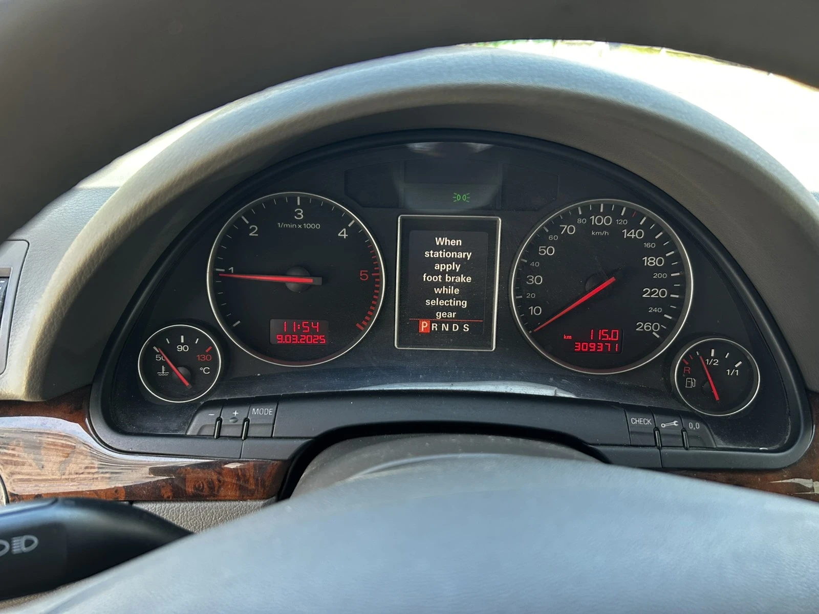 Audi A4 Авант - изображение 9