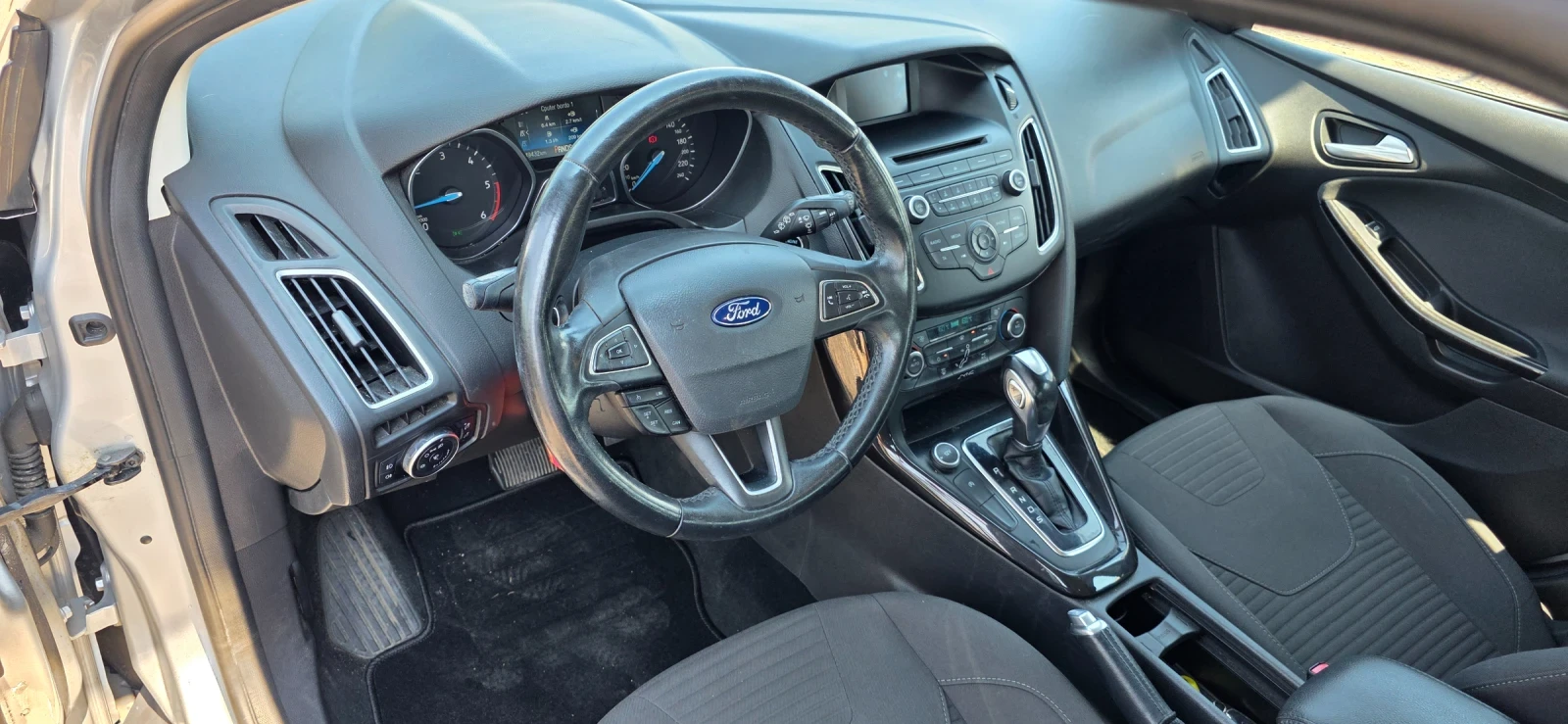 Ford Focus 1.5 Tdci-Titanium-Automato-120hp - изображение 8