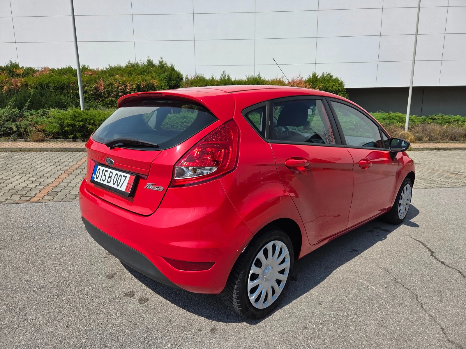 Ford Fiesta 1.4i Газов инж. ОТЛИЧНА - изображение 3