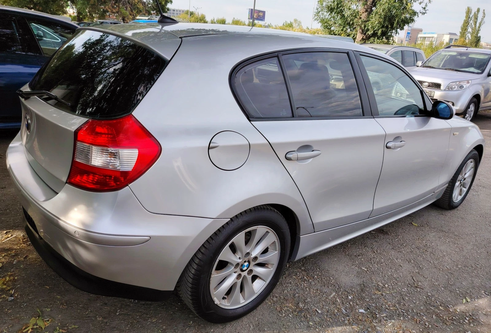BMW 118 2.0i/Подгряване - изображение 5