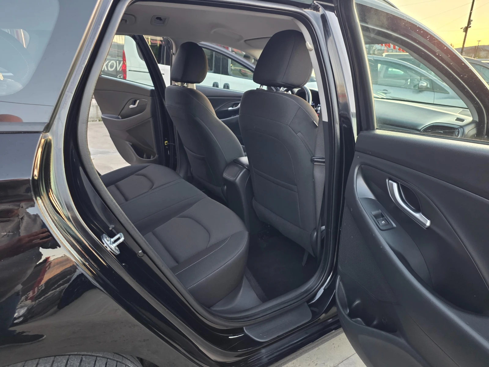 Hyundai I30 1.4I-140. EURO 6b | Mobile.bg   15