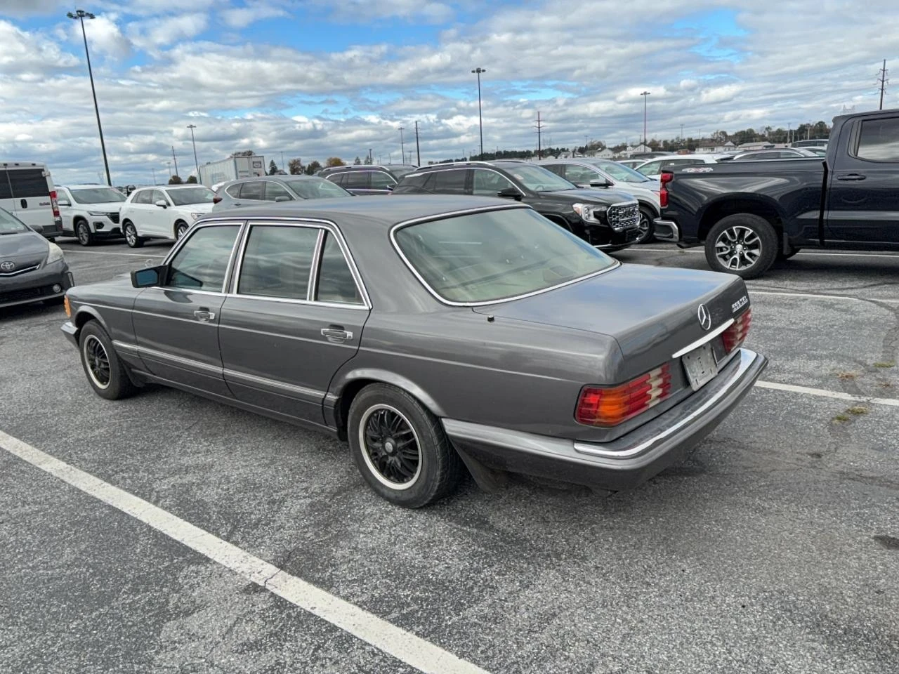 Mercedes-Benz 560 SEL - изображение 3