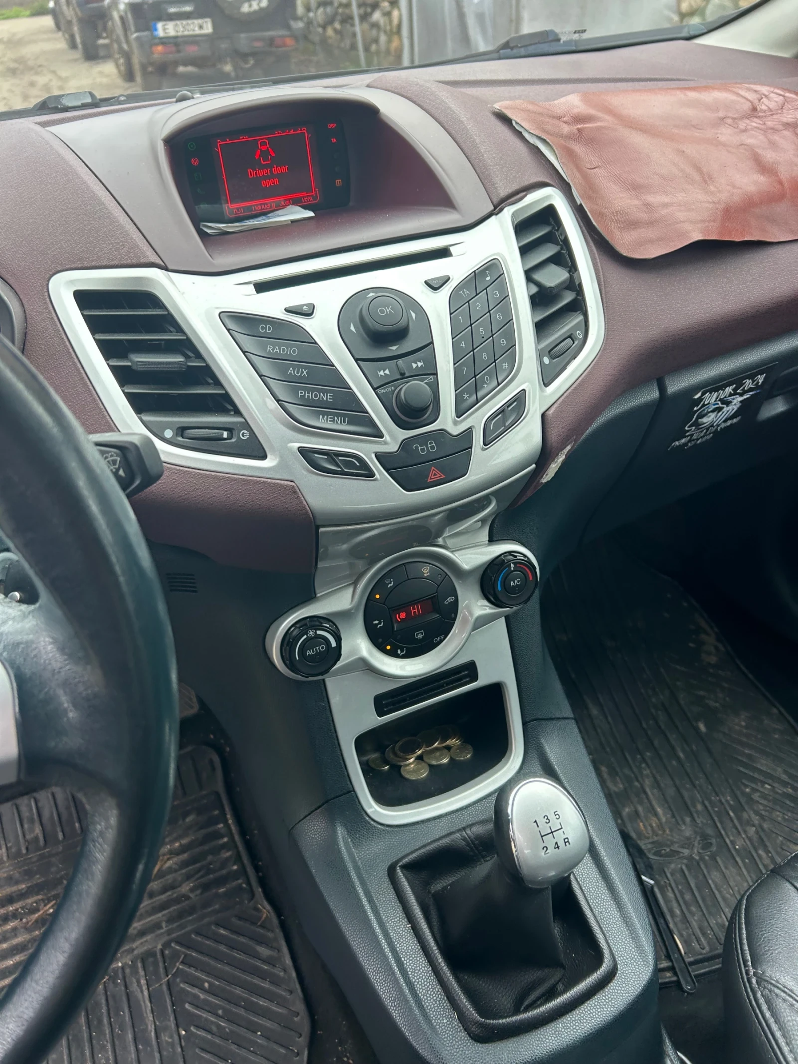 Ford Fiesta 1.6 ДИЗЕЛ - изображение 7