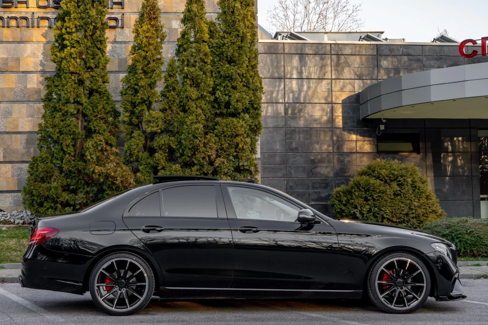 Mercedes-Benz E 220 d* BRABUS LIMITED* BLACK SERIES* 360CAM* CARBON*  - изображение 6