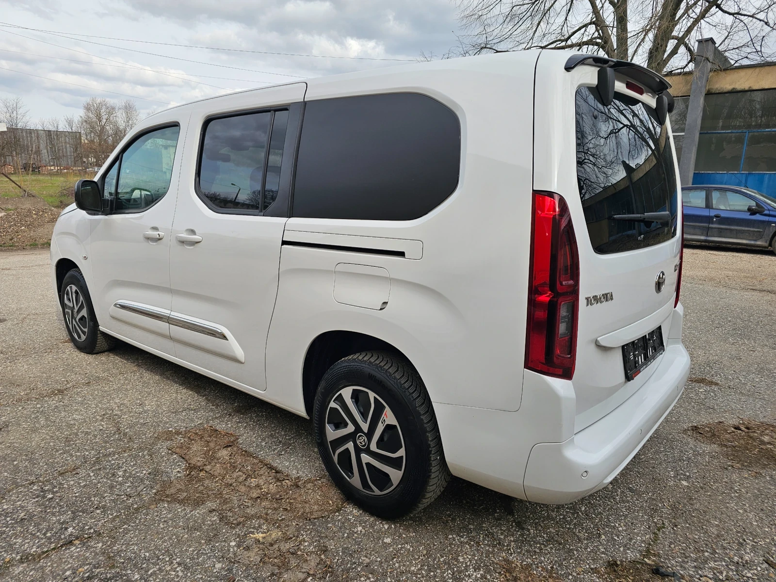Toyota Proace City Verso Avtomatik, снимка 3 - Автомобили и джипове - 53896884