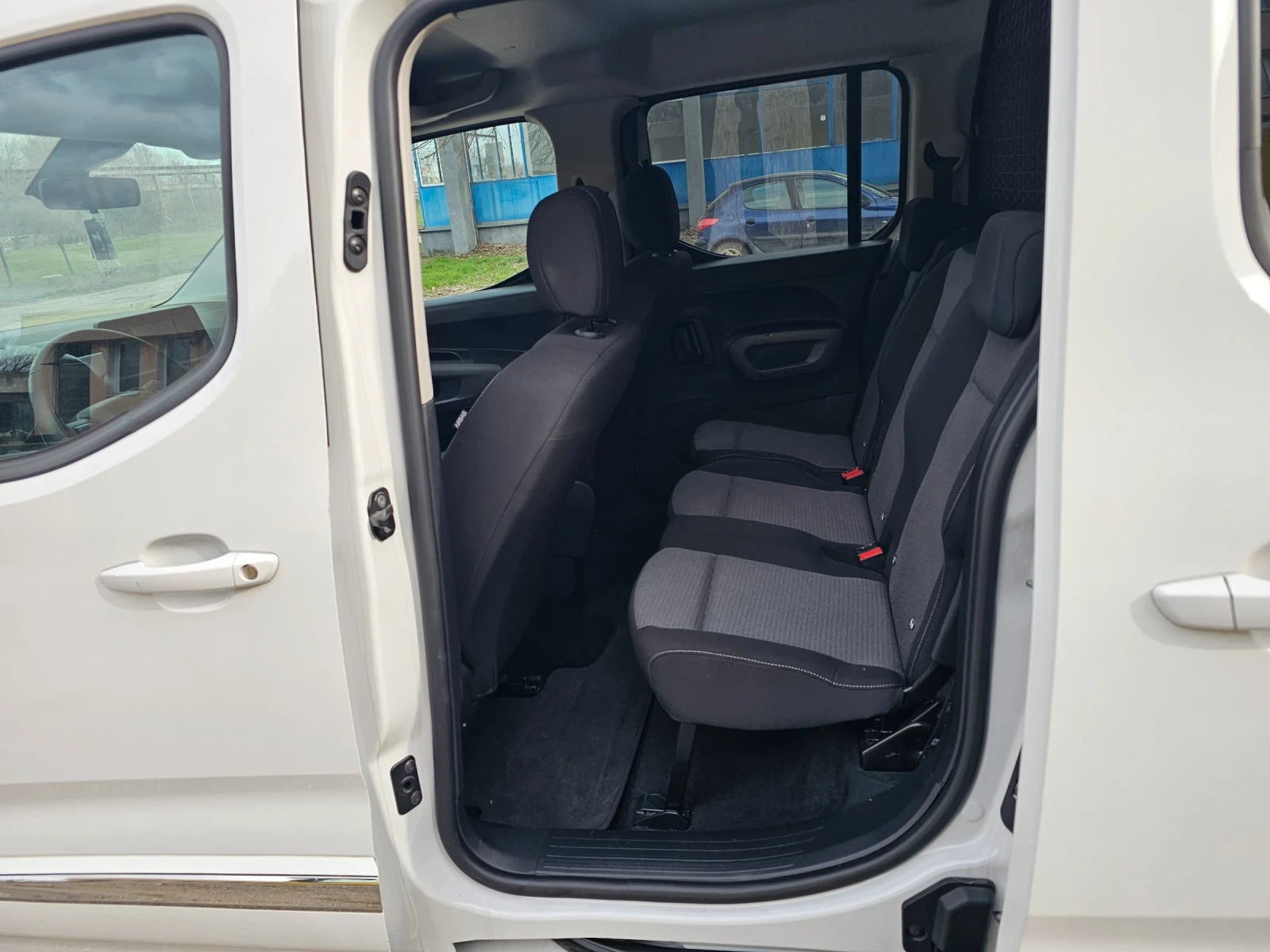 Toyota Proace City Verso Avtomatik, снимка 9 - Автомобили и джипове - 53896884